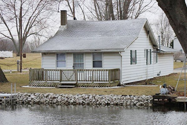 LakeFront Home Real Estate Auction