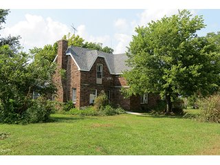House - Tract 10 - 712+/- Acres offered in 12 Tracts, Missouri Land Auction