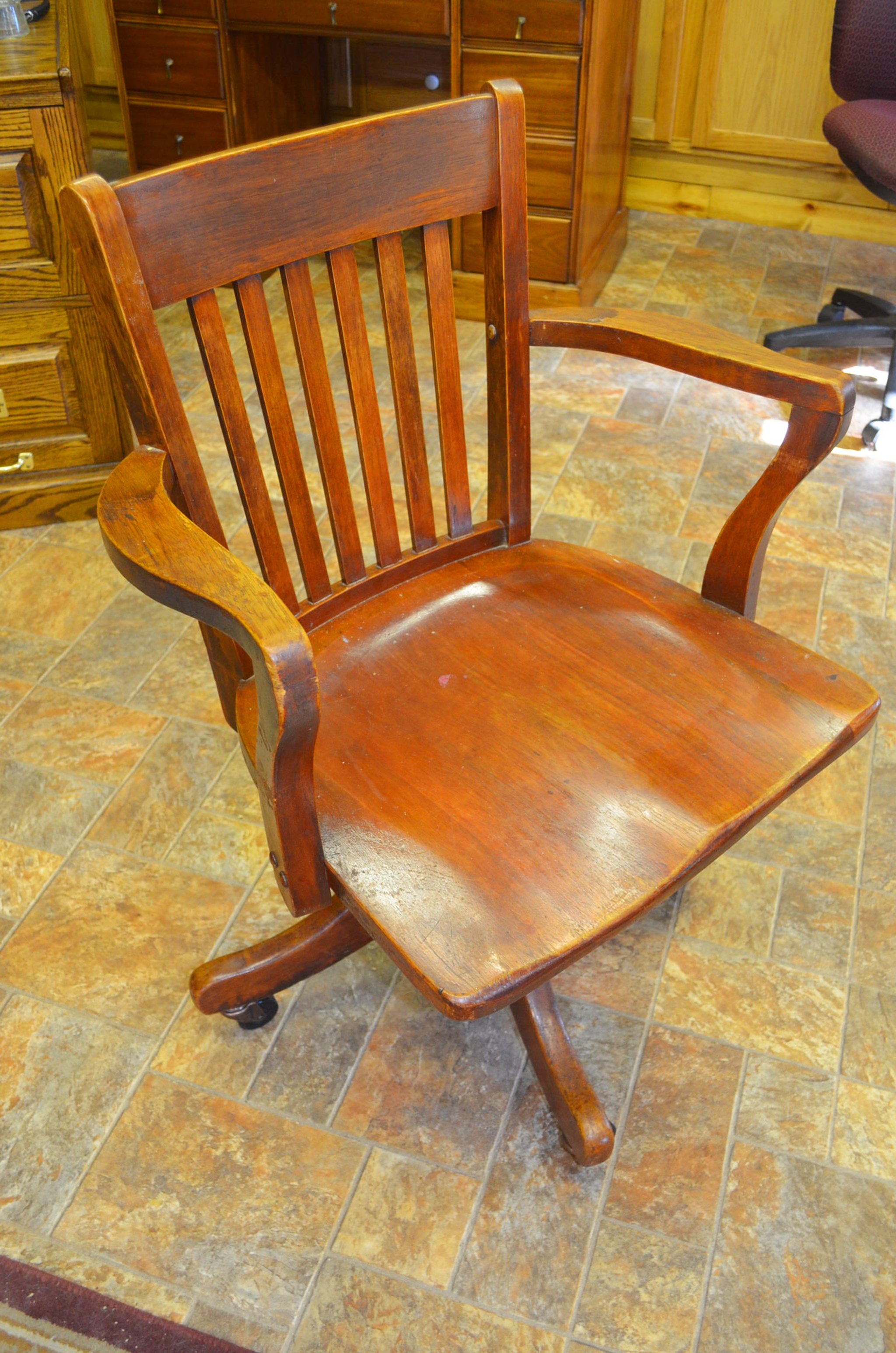 Property photo 81 - Personal Property Auction: LIVE ALPACAS, ANTIQUES, FURNITURE, GLASSWARE, TRACTOR & IMPLEMENTS, SHOP & HAND TOOLS, WOODWORKING TOOLS, LIVESTOCK EQUIPMENT