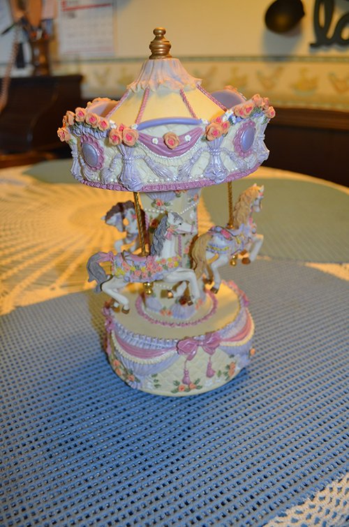 Property photo 16 - Large Estate Auction, Furniture, Appliances, Glassware, Antiques, Collectibles, Woodworking Equipment, Shop & Hand Tools