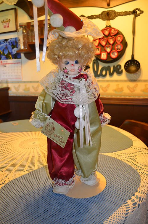 Property photo 34 - Large Estate Auction, Furniture, Appliances, Glassware, Antiques, Collectibles, Woodworking Equipment, Shop & Hand Tools