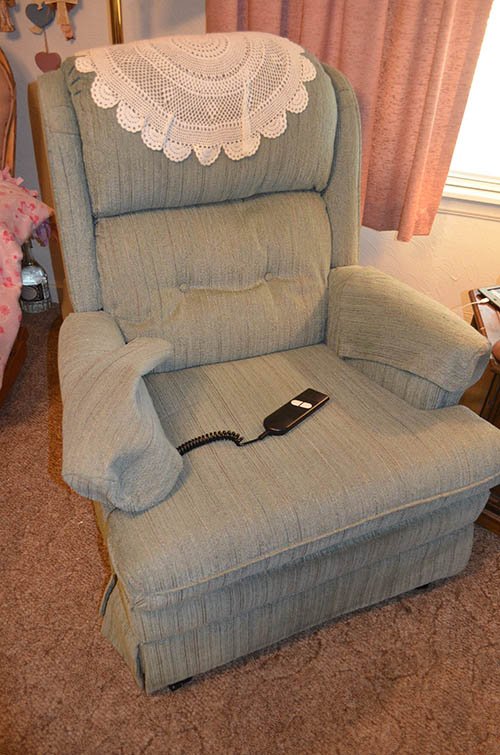 Property photo 13 - Large Estate Auction, Furniture, Appliances, Glassware, Antiques, Collectibles, Woodworking Equipment, Shop & Hand Tools