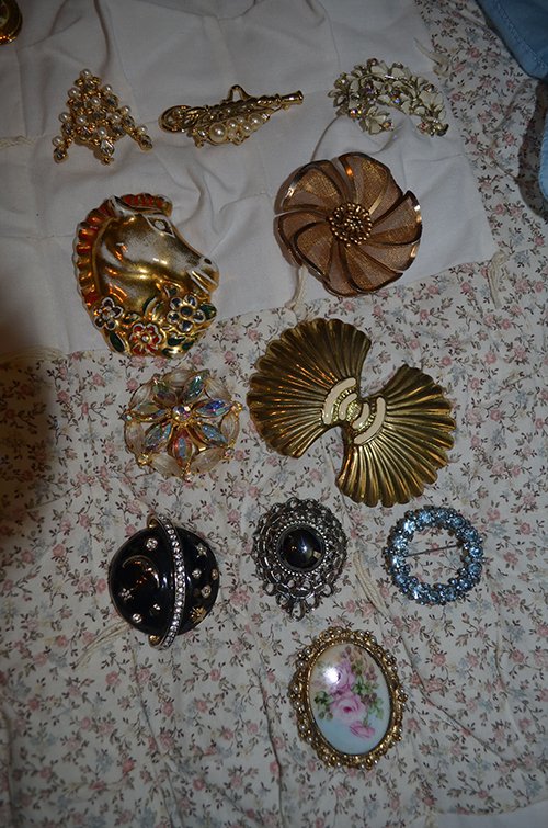 Property photo 54 - Large Estate Auction, Furniture, Appliances, Glassware, Antiques, Collectibles, Woodworking Equipment, Shop & Hand Tools