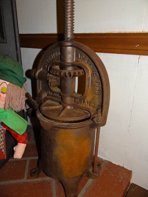 Property photo 81 - Large Estate Auction, Furniture, Appliances, Glassware, Antiques, Collectibles, Woodworking Equipment, Shop & Hand Tools