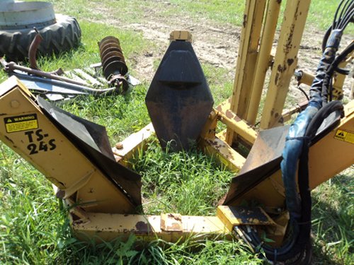 Property photo 4 - Personal Property Auction, Tractors, Dozer, Implements, Lawn & Garden, Tools, Antiques, Furniture & Household