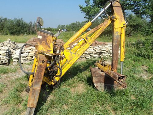 Property photo 7 - Personal Property Auction, Tractors, Dozer, Implements, Lawn & Garden, Tools, Antiques, Furniture & Household