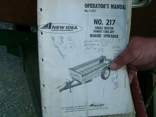 NI 217 Manure Spreader - SURPLUS EQUIPMENT AUCTION, Miami Trace FFA Alumni