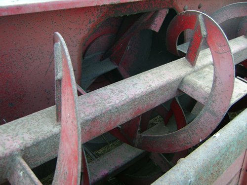 IH 80 Snowblower - SURPLUS EQUIPMENT AUCTION, Miami Trace FFA Alumni