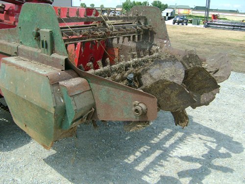 NI 217 Manure Spreader - SURPLUS EQUIPMENT AUCTION, Miami Trace FFA Alumni