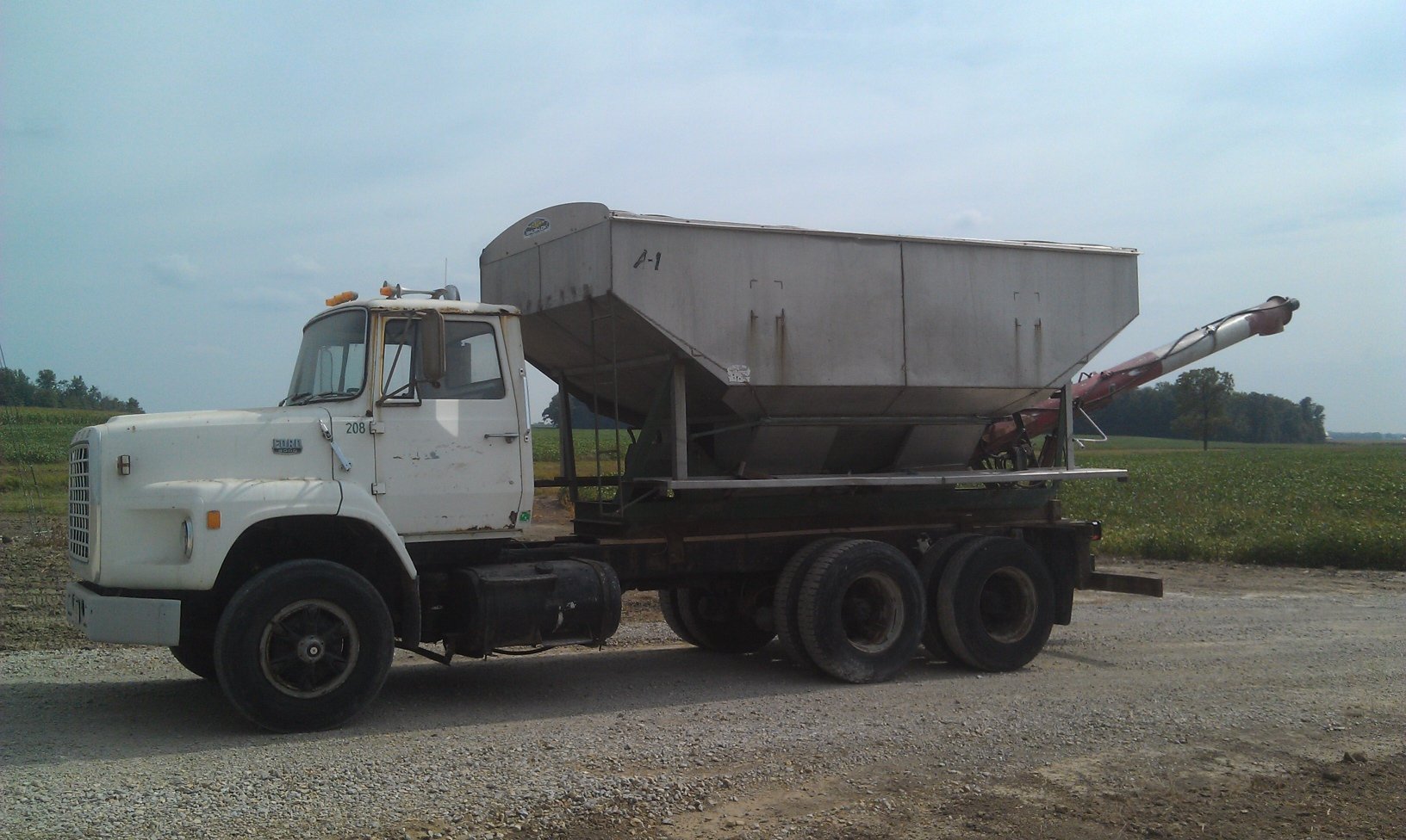 Property photo 2 - ONLINE ONLY AUCTION FARM EQUIPMENT at www.schraderauction.com