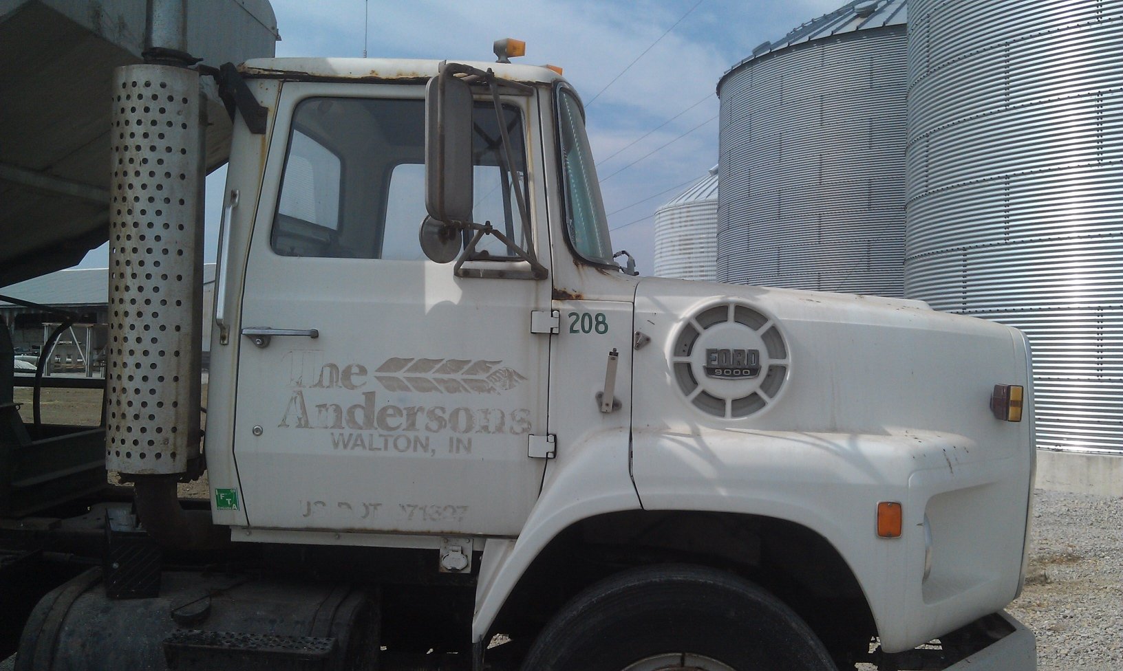 Property photo 3 - ONLINE ONLY AUCTION FARM EQUIPMENT at www.schraderauction.com