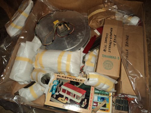 Property photo 118 - Personal Property Auction, Furniture, Glassware, Pictures, Kitchen Appliances, Household, Fishing Gear, Vintage Cameras, Electronics, Toys, Games