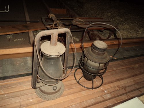 Property photo 152 - Personal Property Auction, Furniture, Glassware, Pictures, Kitchen Appliances, Household, Fishing Gear, Vintage Cameras, Electronics, Toys, Games