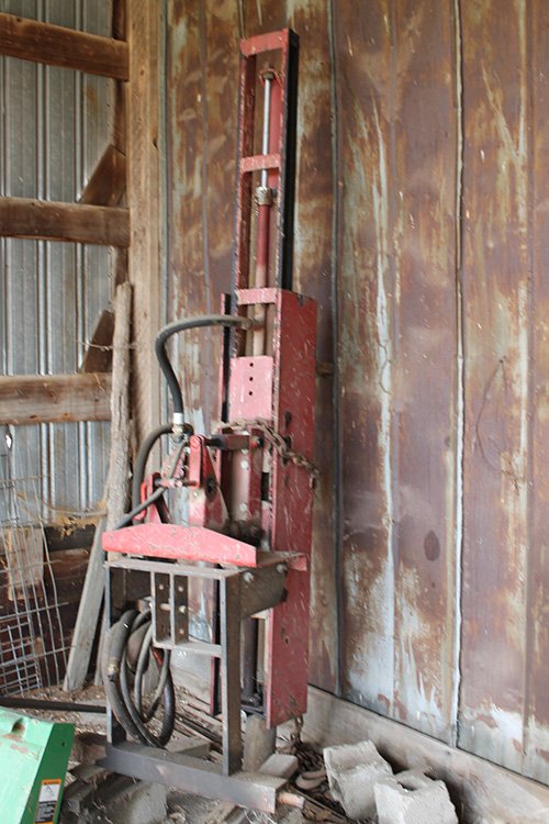 Property photo 41 - BEERY FARM & LIVESTOCK EQUIPMENT AUCTION