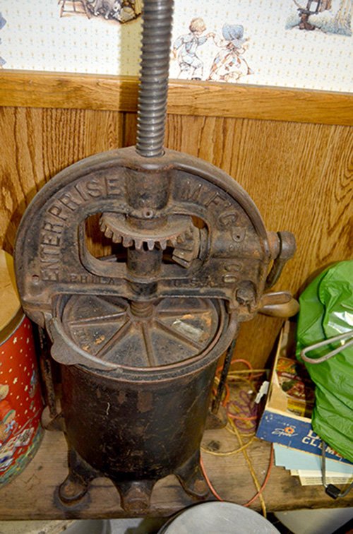 Property photo 118 - Major Antique & Collectible & Real Estate Auction, 2 Dates, Sat., Oct. 12 @ 9AM for Personal Property & Thurs., Oct., 17 @ 6PM for Real Estate