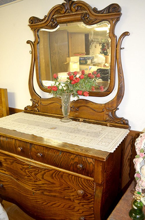 Property photo 71 - Major Antique & Collectible & Real Estate Auction, 2 Dates, Sat., Oct. 12 @ 9AM for Personal Property & Thurs., Oct., 17 @ 6PM for Real Estate