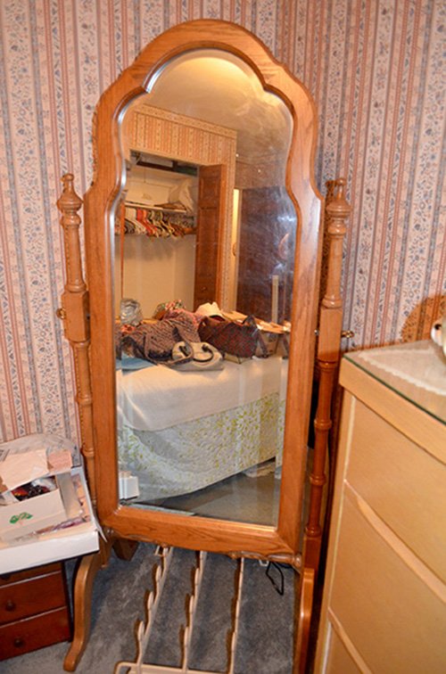 Property photo 135 - Major Antique & Collectible & Real Estate Auction, 2 Dates, Sat., Oct. 12 @ 9AM for Personal Property & Thurs., Oct., 17 @ 6PM for Real Estate