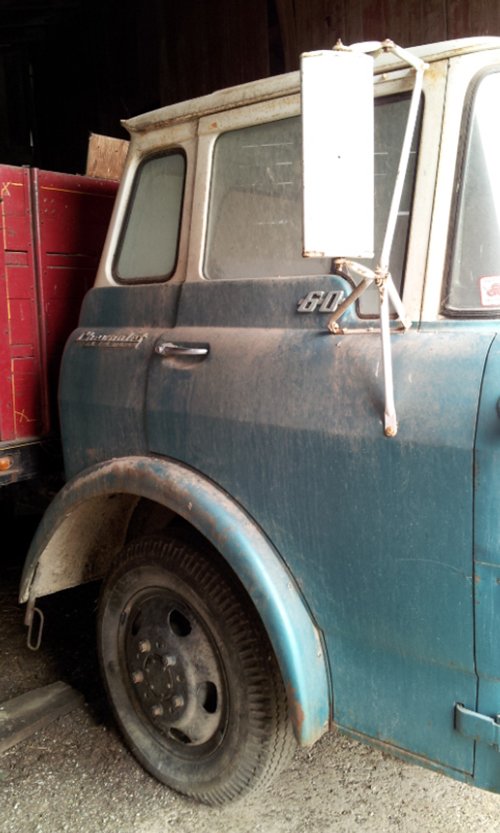 Property photo 78 - TRACTOR & FARM ANTIQUE AUCTION
