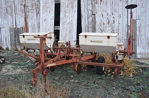 Property photo 62 - TRACTOR & FARM ANTIQUE AUCTION