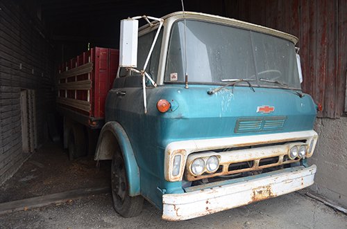 Property photo 45 - TRACTOR & FARM ANTIQUE AUCTION