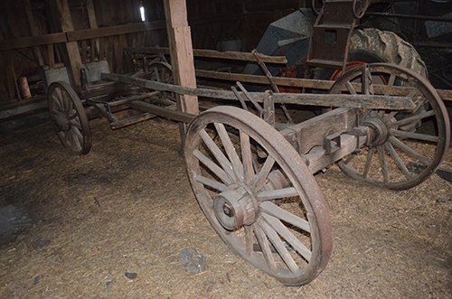 Property photo 40 - TRACTOR & FARM ANTIQUE AUCTION