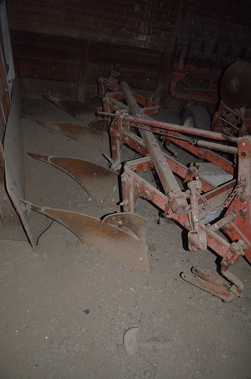Property photo 73 - TRACTOR & FARM ANTIQUE AUCTION