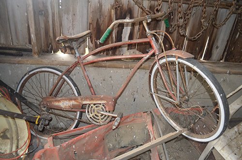 Property photo 49 - TRACTOR & FARM ANTIQUE AUCTION