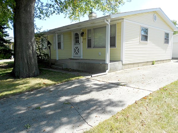3 Bedroom Home Selling at Auction