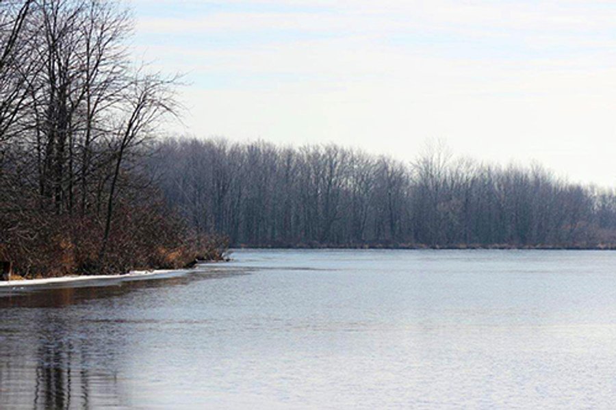 For sale: Recreational Lakefront Property - Carr Lake