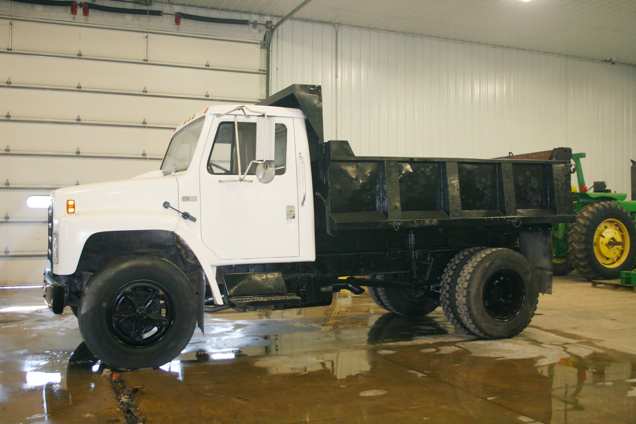 Property photo 121 - Area Farmers & Contractors Equipment Auction