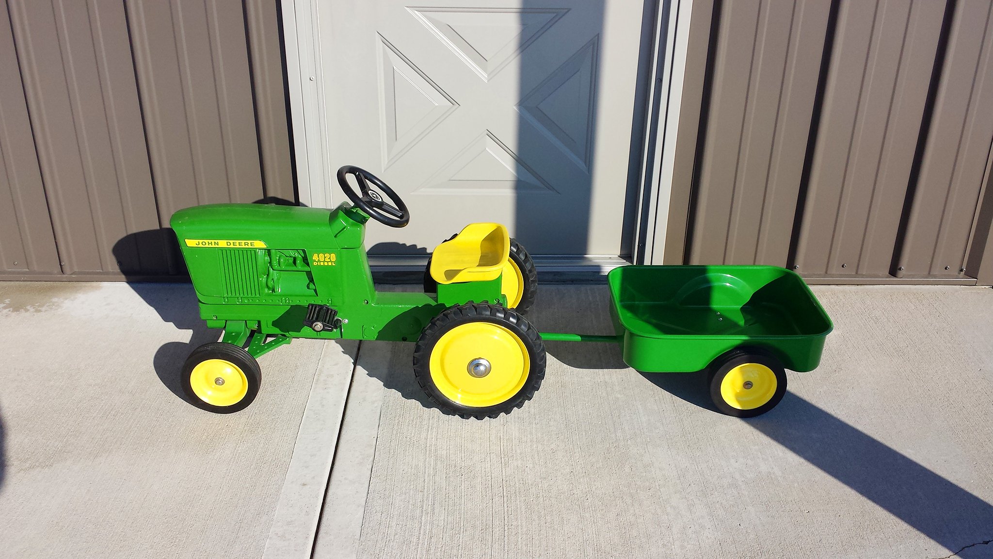 Property photo 122 - Farmers Grain & Ag Equipment Auction - EQUIPMENT WANTED!