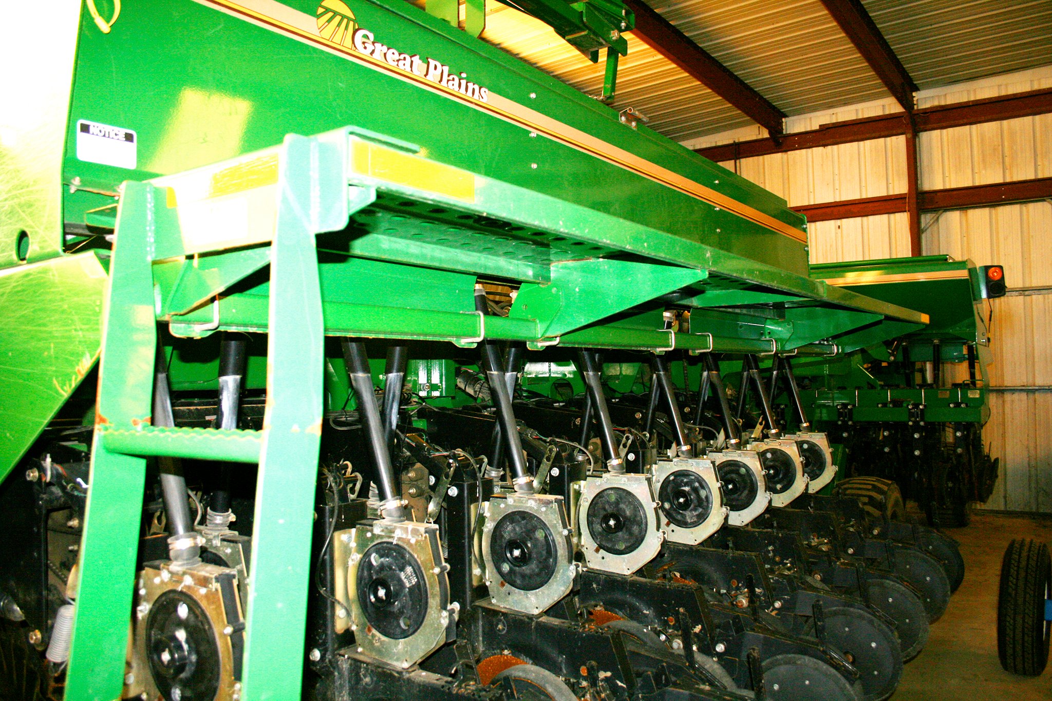 Property photo 30 - Farmers Grain & Ag Equipment Auction - EQUIPMENT WANTED!