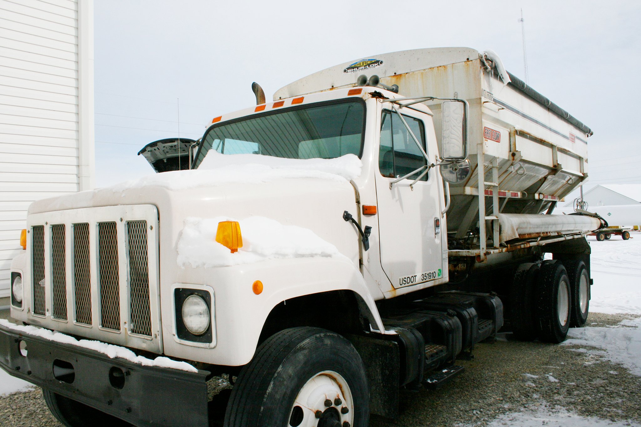 Property photo 99 - Farmers Grain & Ag Equipment Auction - EQUIPMENT WANTED!