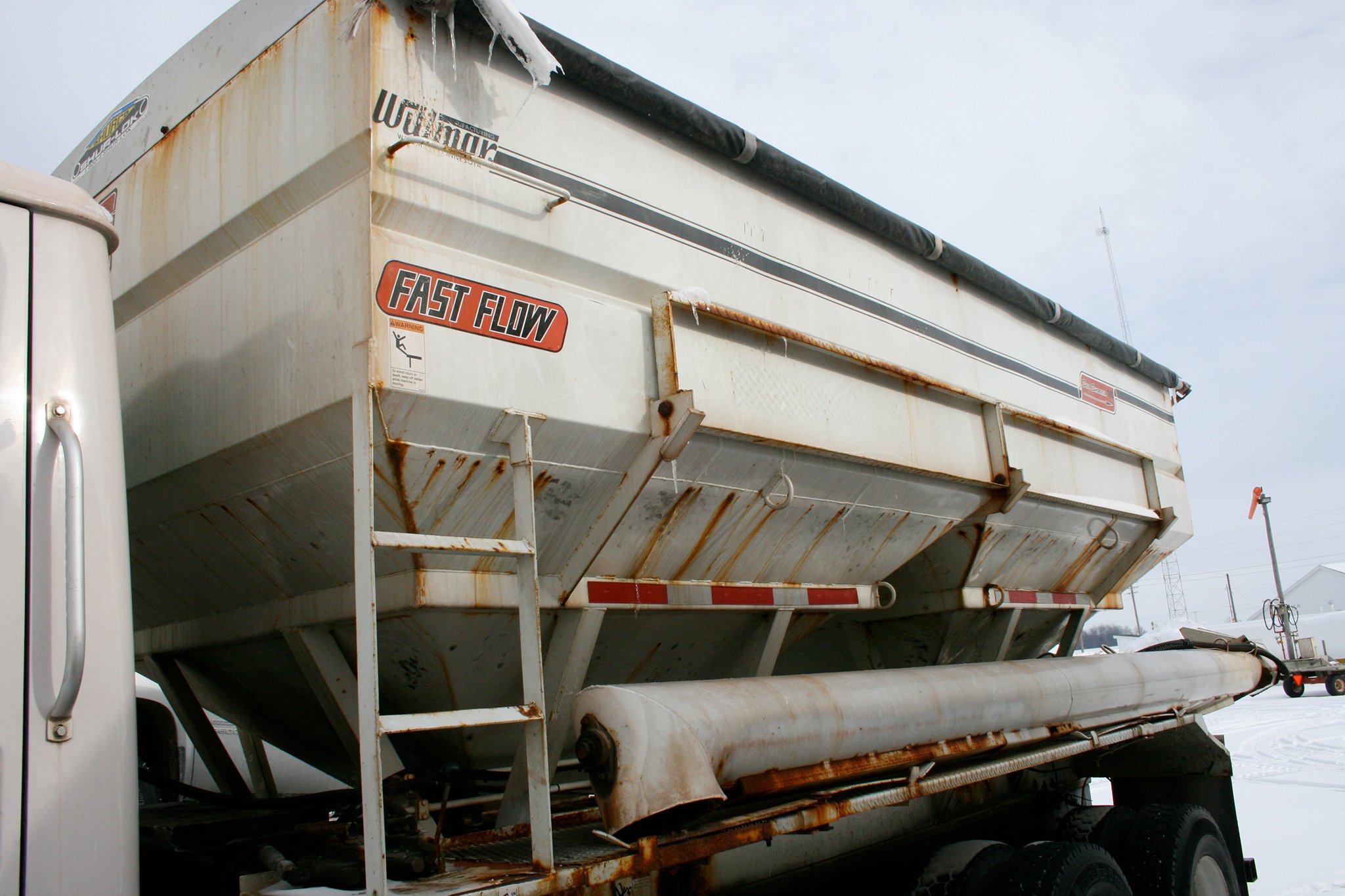 Property photo 100 - Farmers Grain & Ag Equipment Auction - EQUIPMENT WANTED!