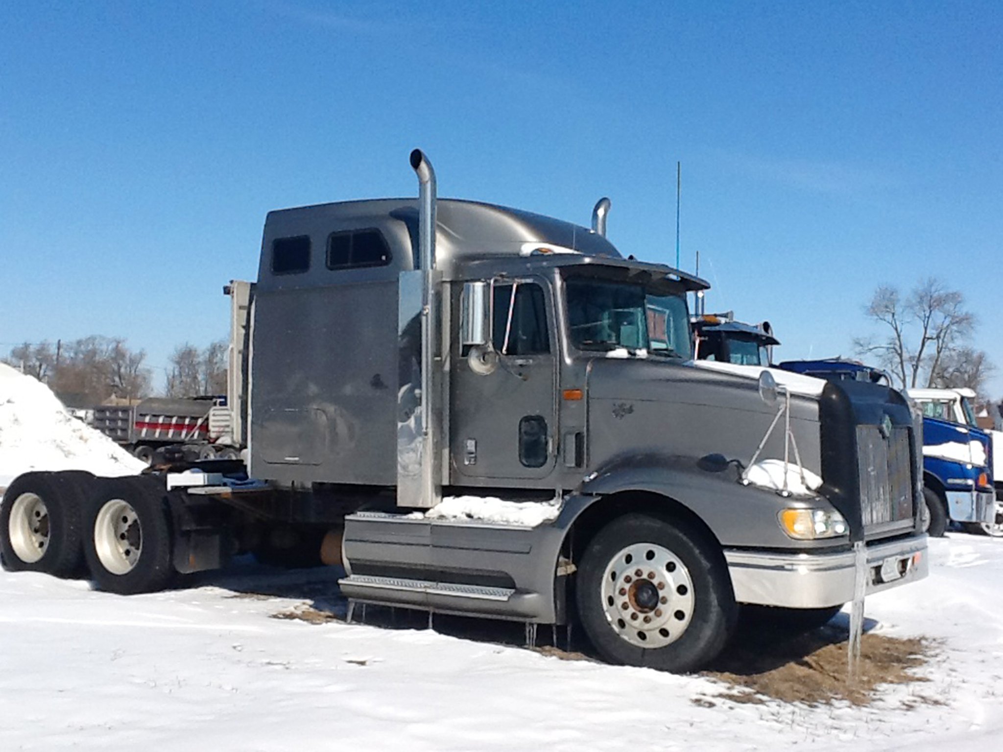Property photo 102 - Farmers Grain & Ag Equipment Auction - EQUIPMENT WANTED!