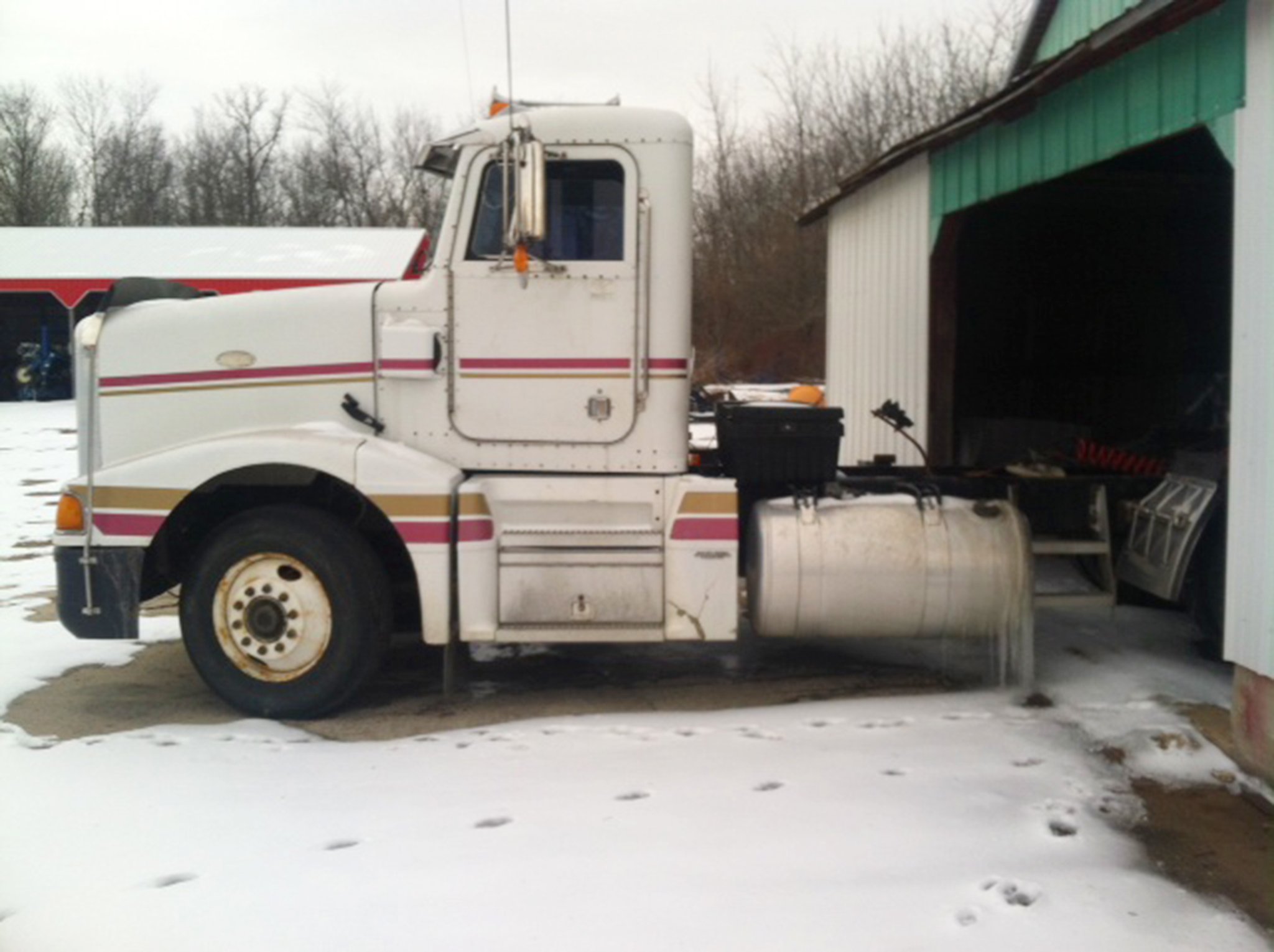 Property photo 104 - Farmers Grain & Ag Equipment Auction - EQUIPMENT WANTED!