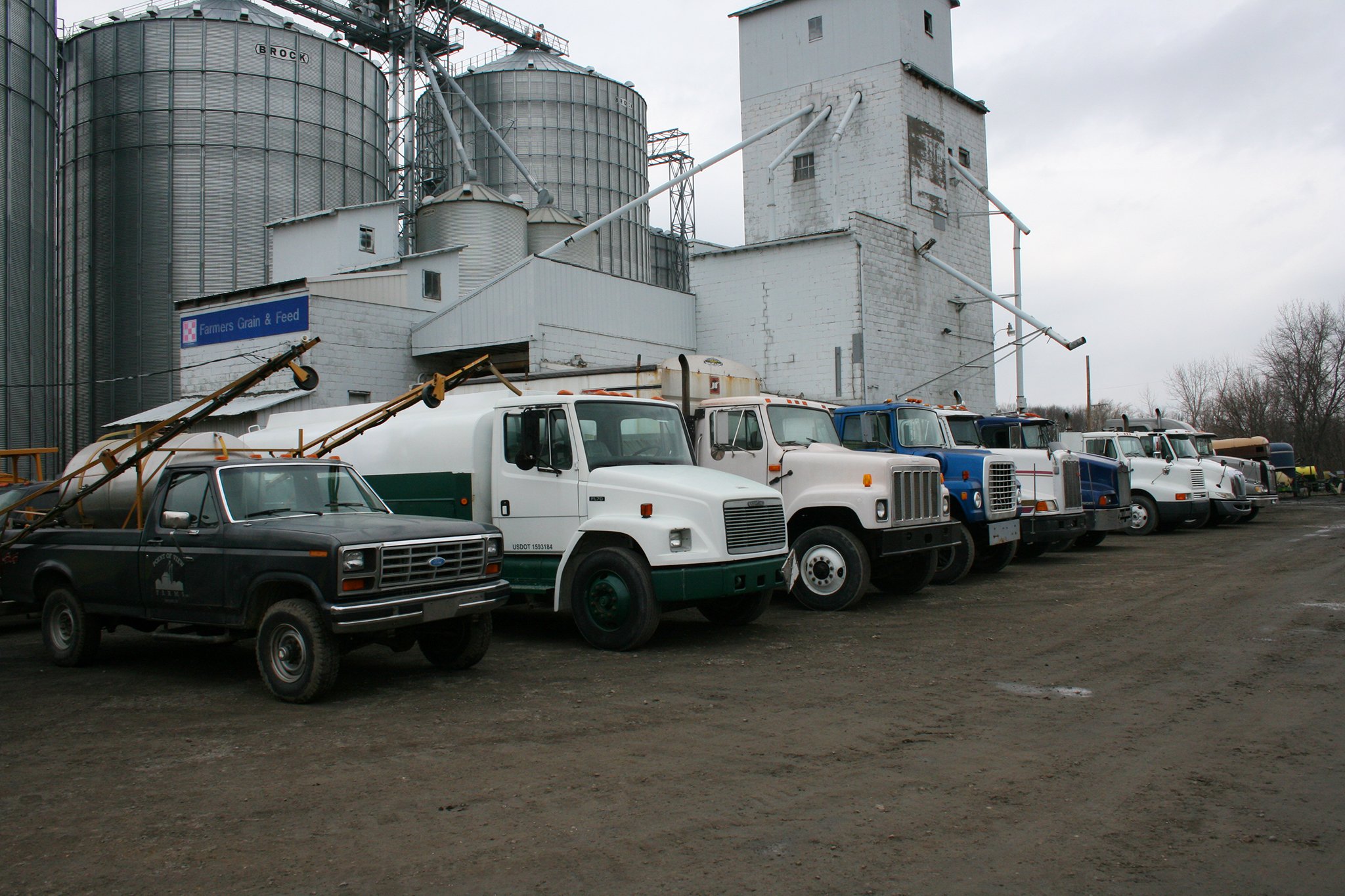 Property photo 142 - Farmers Grain & Ag Equipment Auction - EQUIPMENT WANTED!