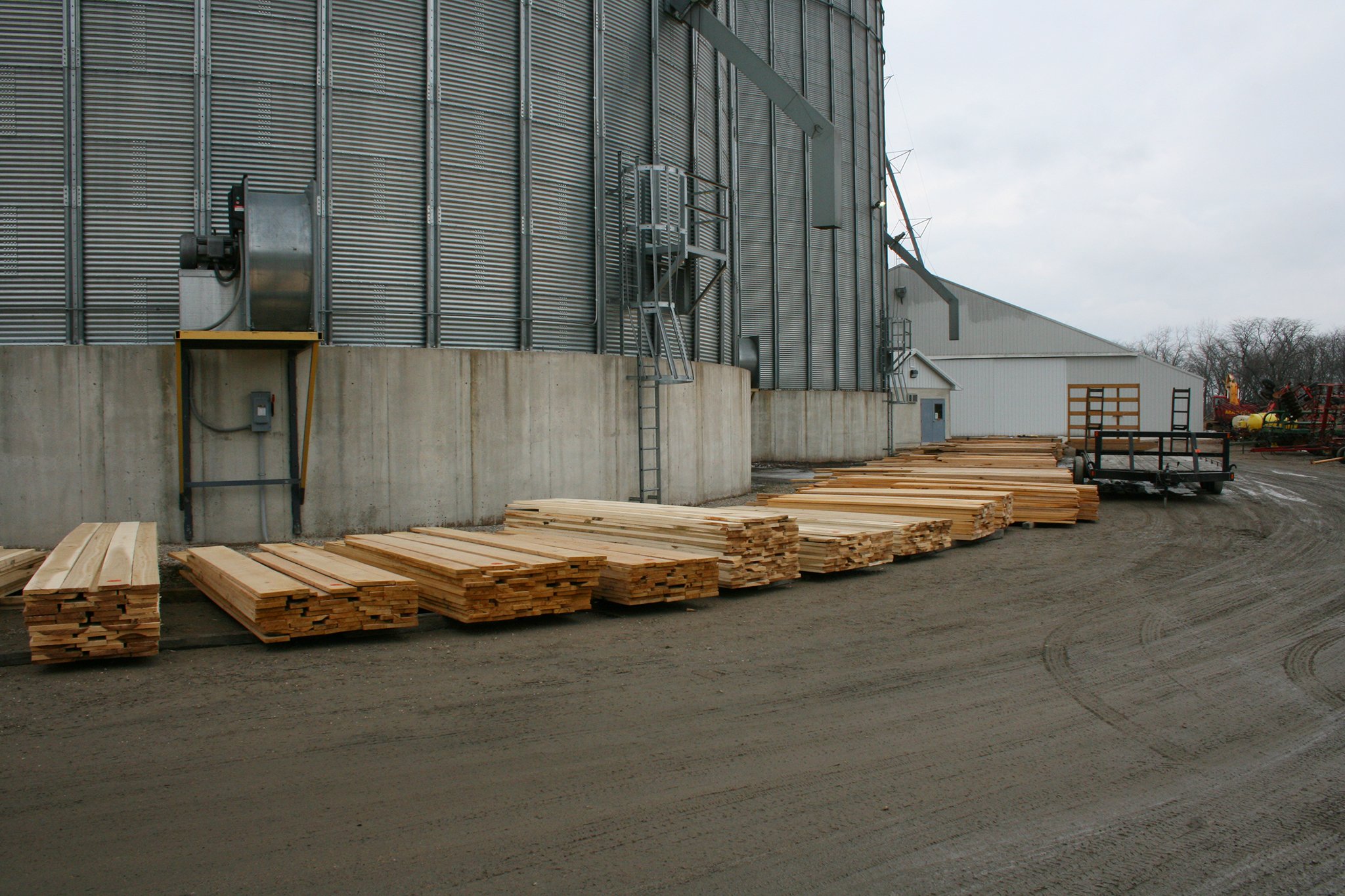 Property photo 174 - Farmers Grain & Ag Equipment Auction - EQUIPMENT WANTED!