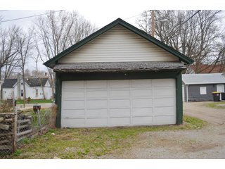Property photo 3 - REAL ESTATE AUCTION! 1 Home, Plus 3 City Lots!
