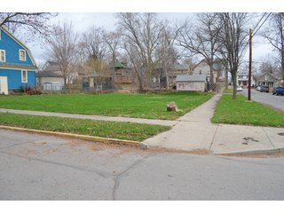 Property photo 10 - REAL ESTATE AUCTION! 1 Home, Plus 3 City Lots!