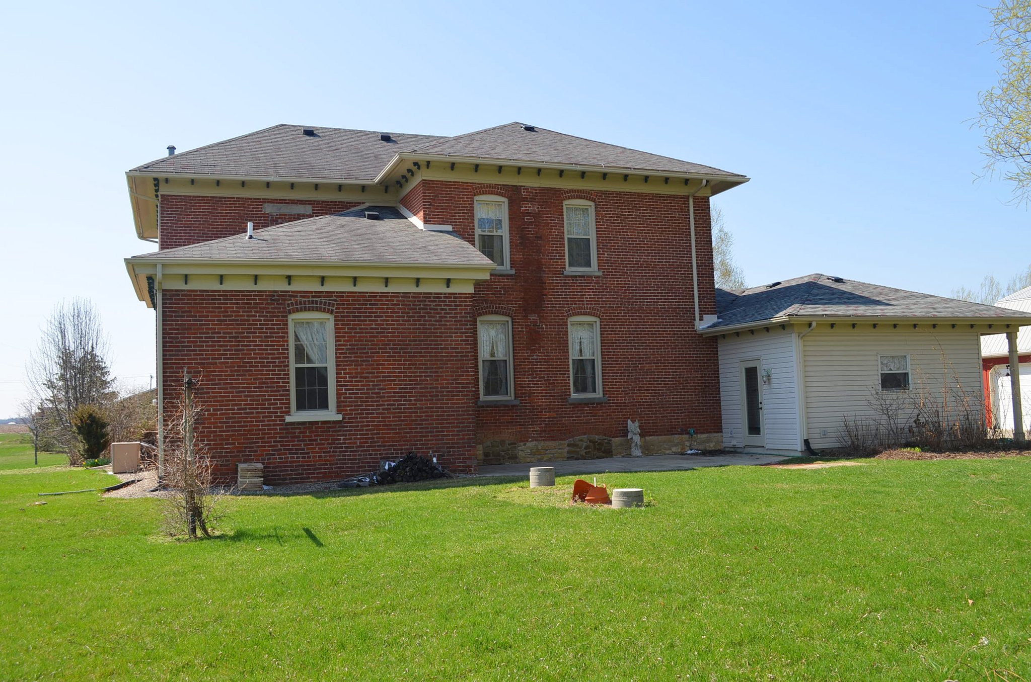 Property photo 5 - REAL ESTATE AUCTION! Grand Historic All Brick Home on 2.45 Acres!
