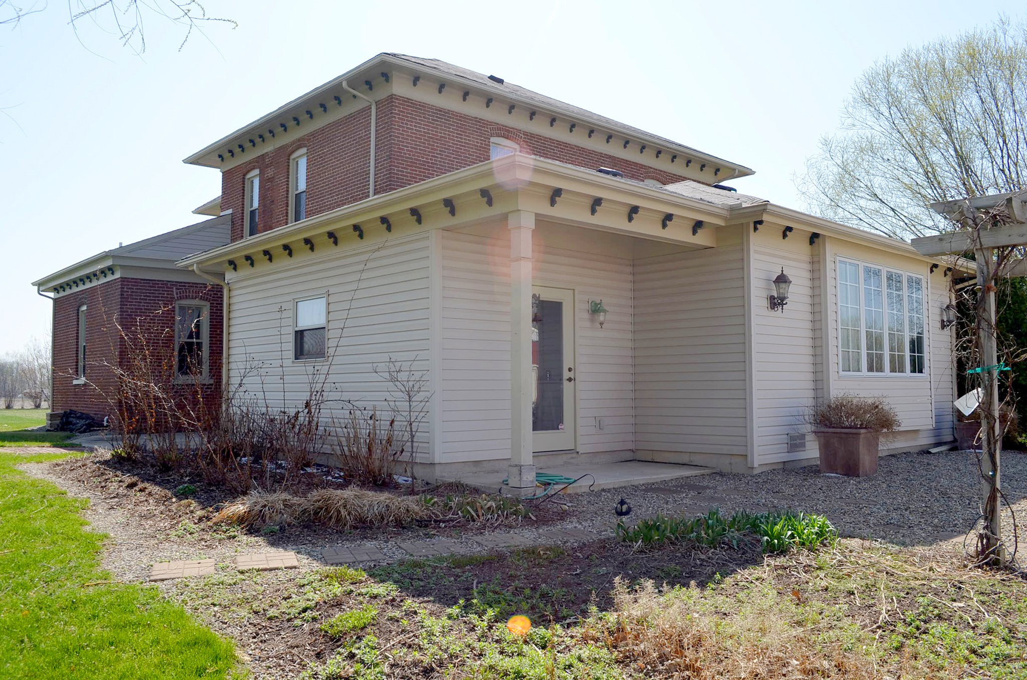 Property photo 10 - REAL ESTATE AUCTION! Grand Historic All Brick Home on 2.45 Acres!