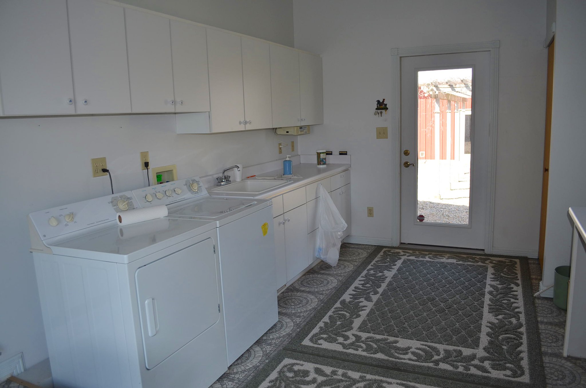 Property photo 15 - REAL ESTATE AUCTION! Grand Historic All Brick Home on 2.45 Acres!