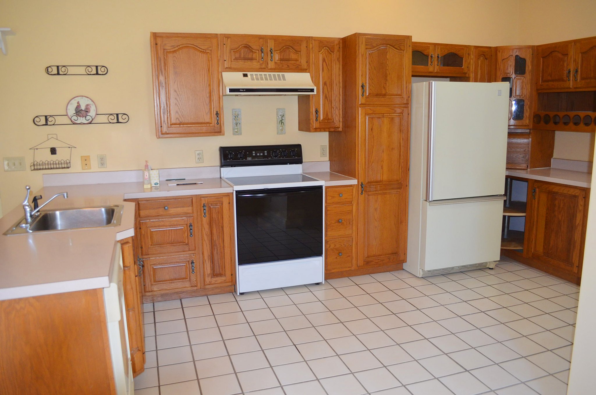 Property photo 20 - REAL ESTATE AUCTION! Grand Historic All Brick Home on 2.45 Acres!