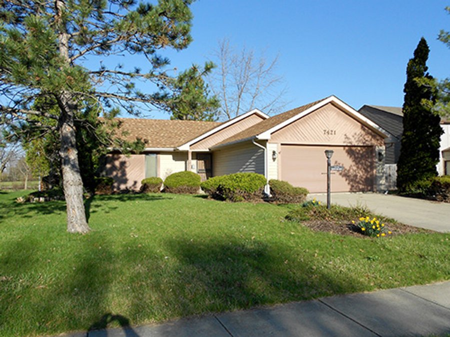 REAL ESTATE AUCTION, Beautiful 3 Bedroom, 2 Bath Home w/2 Car Garage