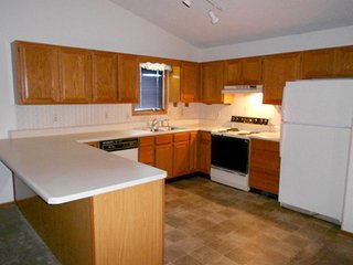 Property photo 13 - REAL ESTATE AUCTION, Beautiful 3 Bedroom, 2 Bath Home w/2 Car Garage