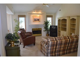 Property photo 10 - REAL ESTATE AUCTION, Immaculate 3 Bedroom, 2 Bath Ranch