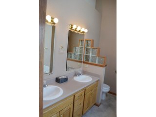 Property photo 25 - REAL ESTATE AUCTION, Immaculate 3 Bedroom, 2 Bath Ranch
