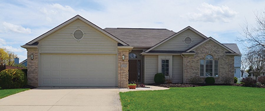 REAL ESTATE AUCTION, Immaculate 3 Bedroom, 2 Bath Ranch