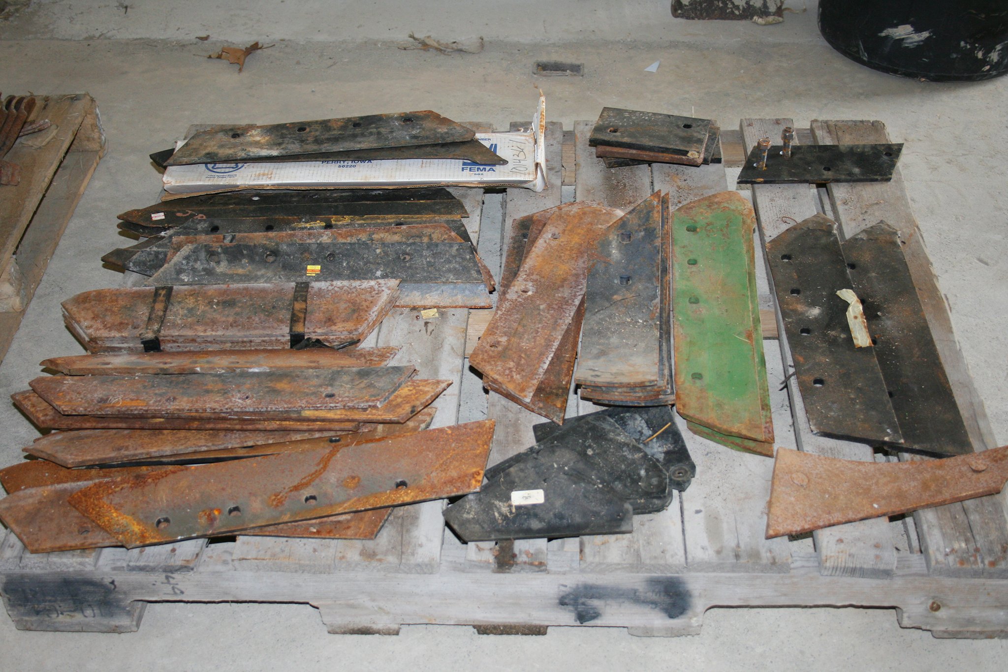 Property photo 74 - ESTATE AUCTION, Farm Equipment, Antiques & Collectibles, JD Parts & Tools